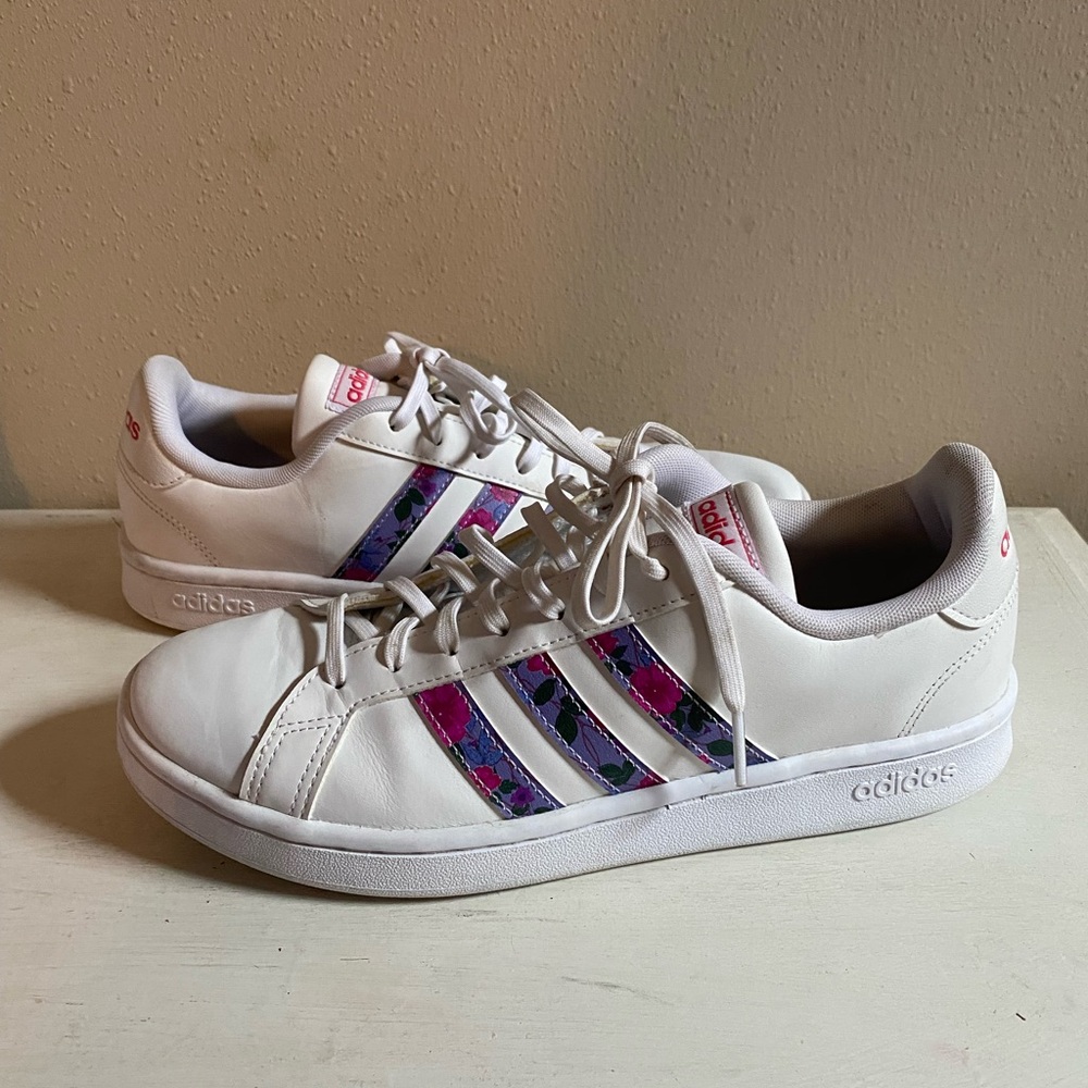 ADIDAS X Farm Rio Grand Court Leather Floral Art Shoes
EGO536 Women's Size 9.5